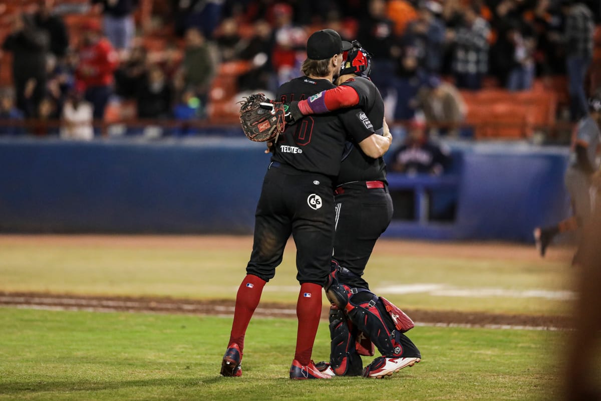 LOS ÁGUILAS TRIUNFAN ANTE HERMOSILLO EN EMOCIONANTE DUELO