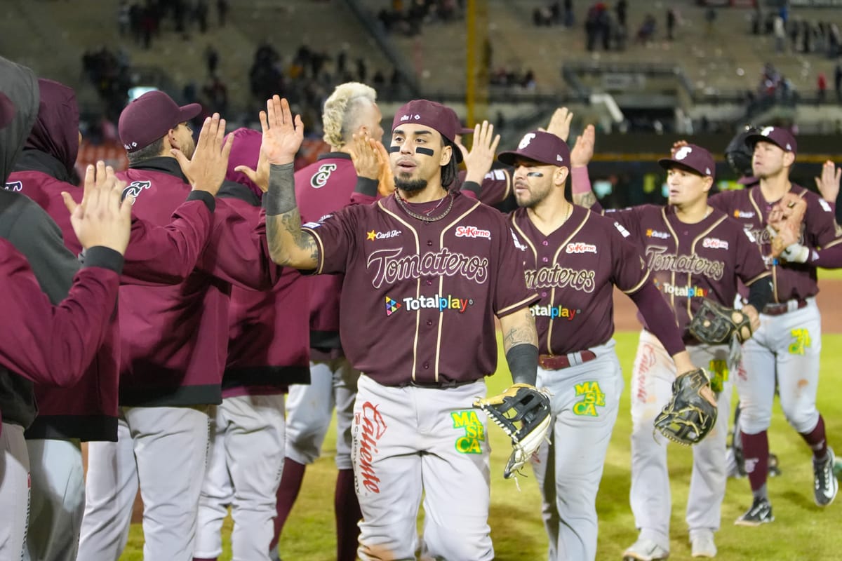 PITCHEO DE RICARDO ESTRADA Y DOS RALLYS OFENSIVOS LE DAN SERIE A TOMATEROS