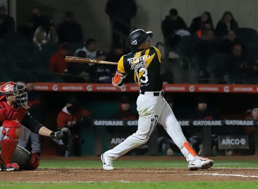 NARANJEROS TRIUNFA ANTE VENADOS Y ASEGURA LA SERIE EN EL SONORA