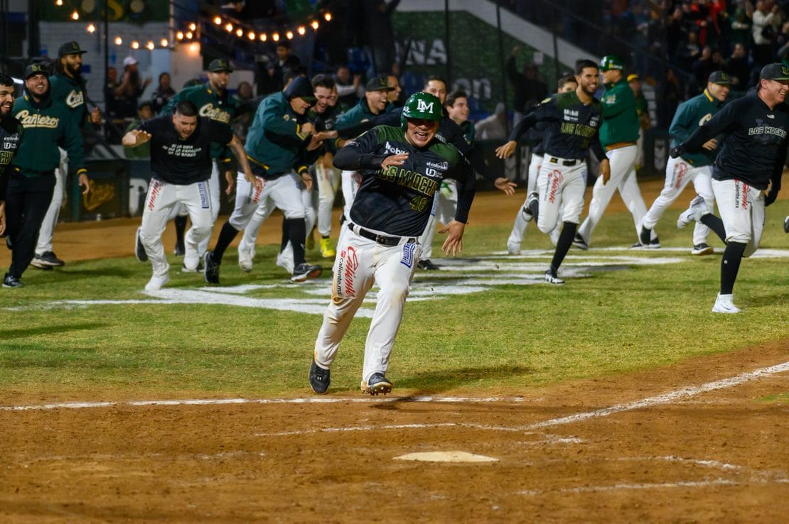 CAÑEROS REGALAN SENSACIONAL TRIUNFO A SU AFICIÓN