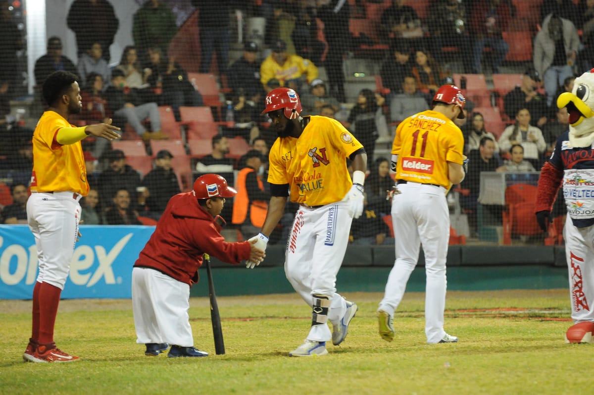 NAVOJOA ALARGA LA SERIE CON BLANQUEADA EN EL CICLÓN