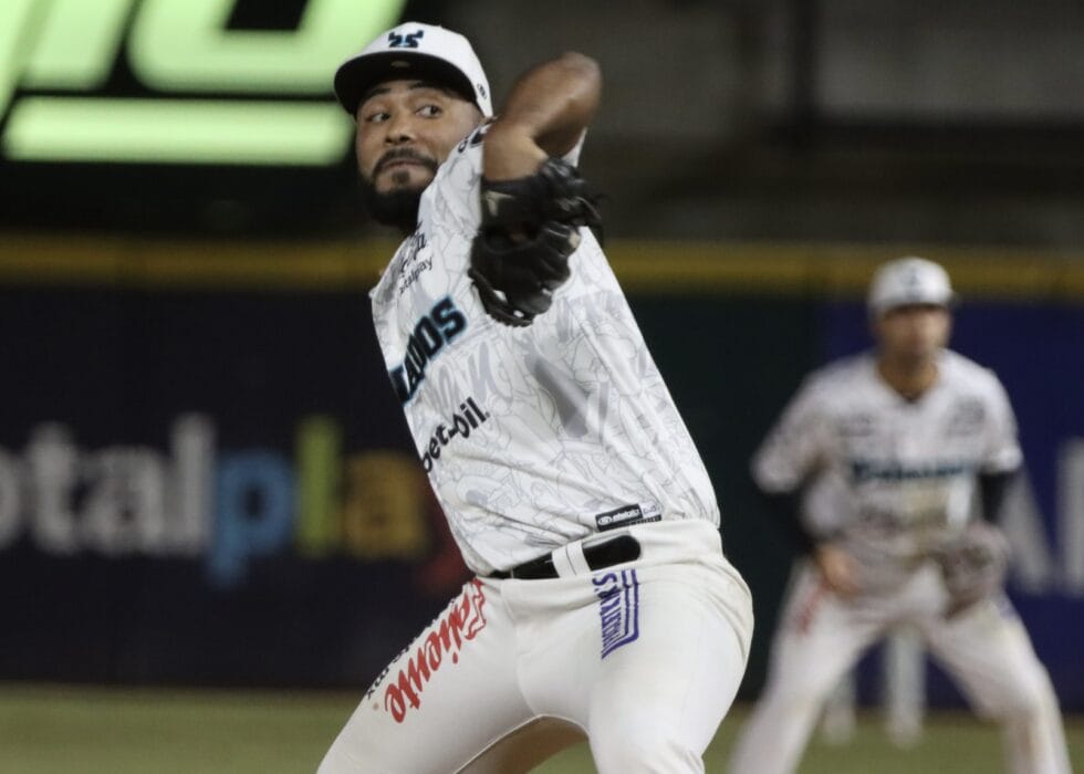 CON SALVAMENTO DE 5 OUTS PARA ELKIN ALCALÁ VENADOS SE PONE EN LA SERIE