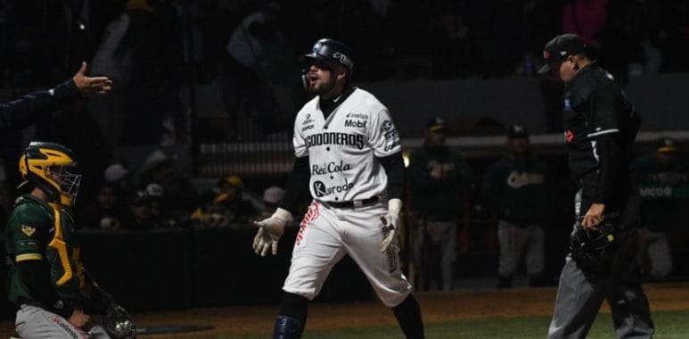 HOME RUNS DE JESSE CASTILLO Y JULIÁN ORNELAS REGRESAN LA SERIE FINAL A LOS MOCHIS