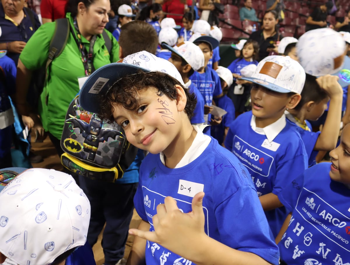 NIÑOS DISFRUTAN DE LA FIESTA DEL REY DE LOS DEPORTES GRACIAS A ARCO Y LA LAMP