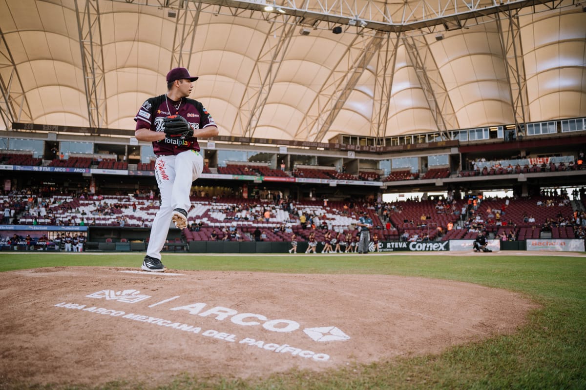 JOSÉ LUIS BRAVO DE TOMATEROS FIRMA CON LOS MELLIZOS DE MINNESOTA