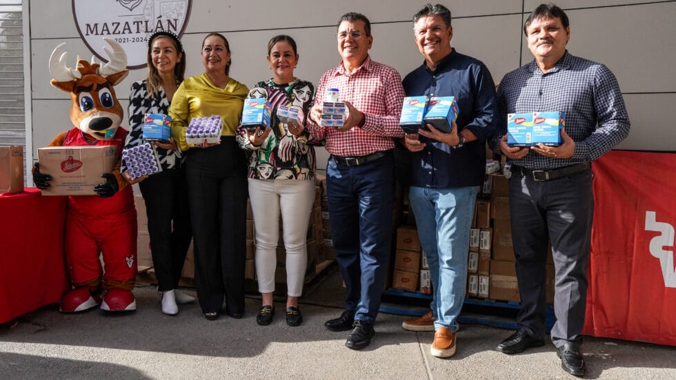 VENADOS DE MAZATLÁN HACE ENTREGA DE MATERIAL DE SALUD A SISTEMA DIF DE MAZATLÁN