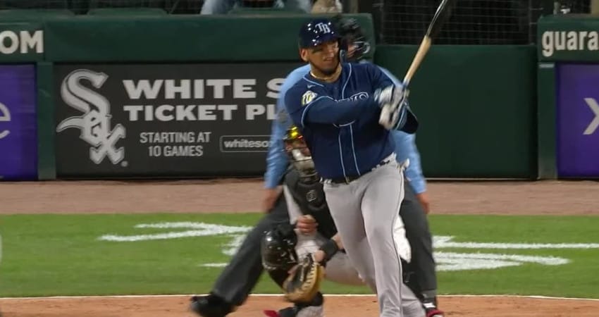 ISAAC PAREDES PEGA CUARTO HOME RUN DE LA CAMPAÑA CON RAYS