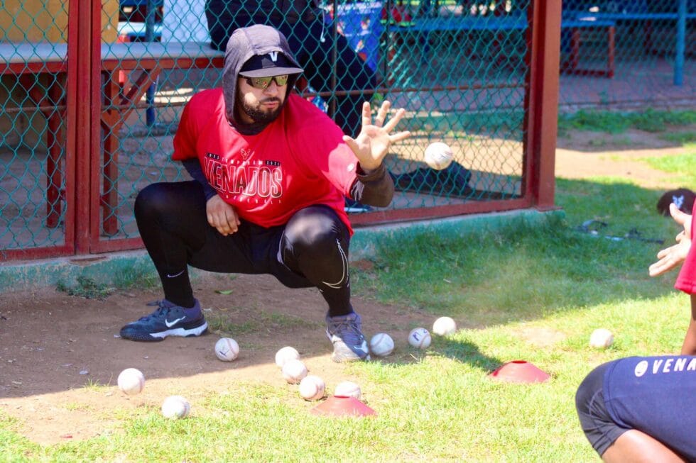 EL CATCHER CHRISTOPHER ESCÁRREGA VE UNA COMPETENCIA SANA Y POSITIVA EN VENADOS DE MAZATLÁN