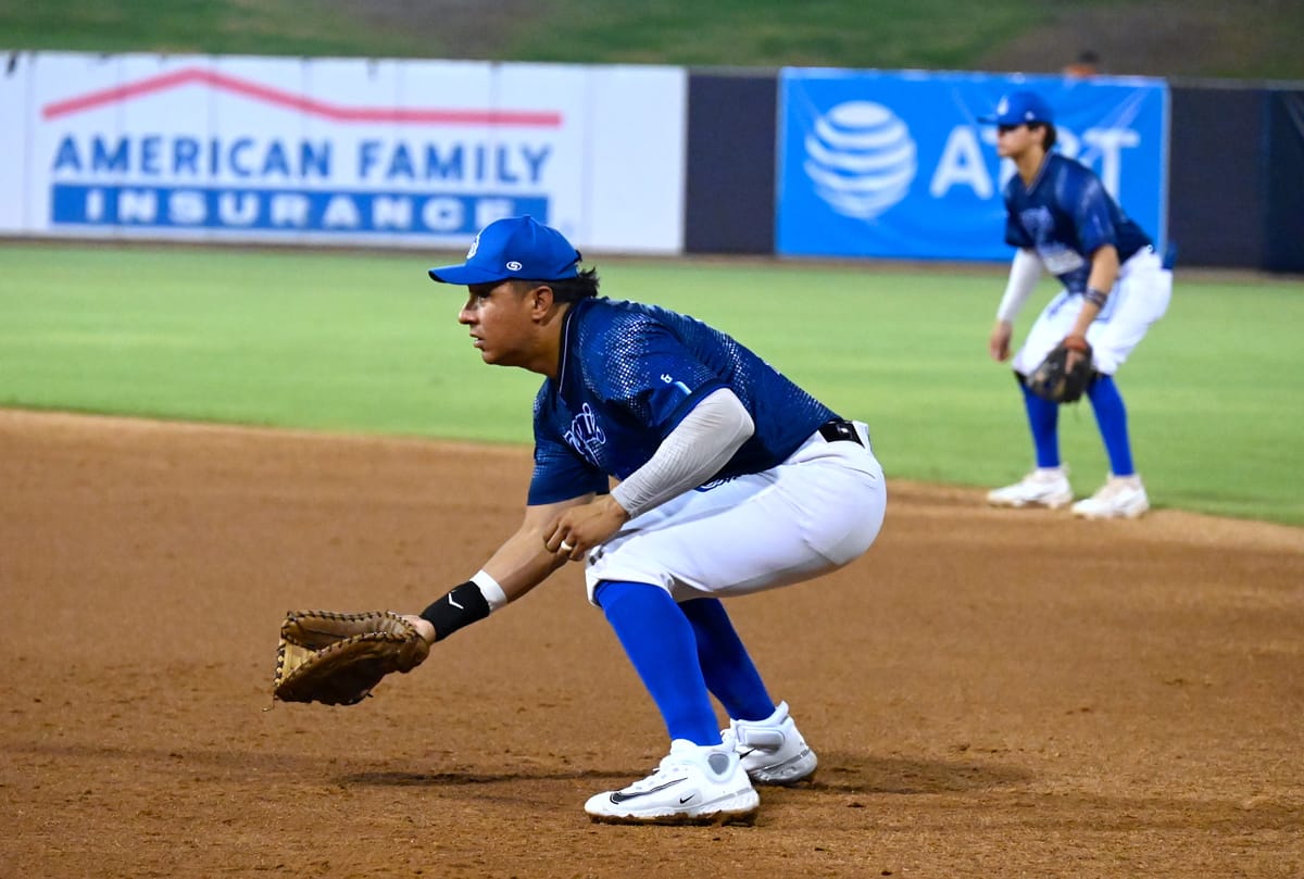 EFREN NAVARRO MOTIVADO POR NUEVO RETO EN YAQUIS