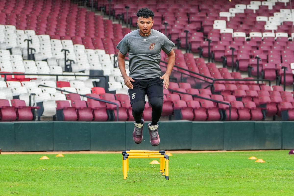 LOS GUINDAS ENTRENAN A PESAR DE LA LLUVIA