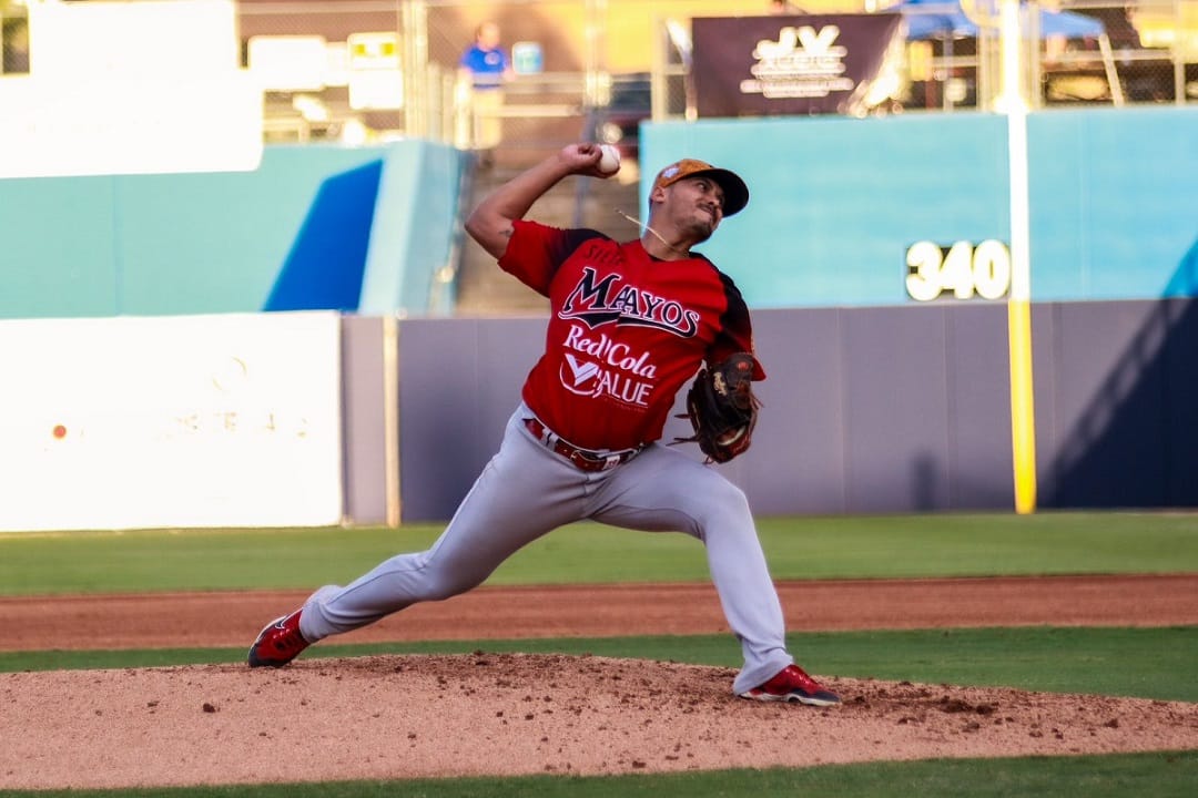 MAYOS TRIUNFA ANTE ÁGUILAS EN TUCSON