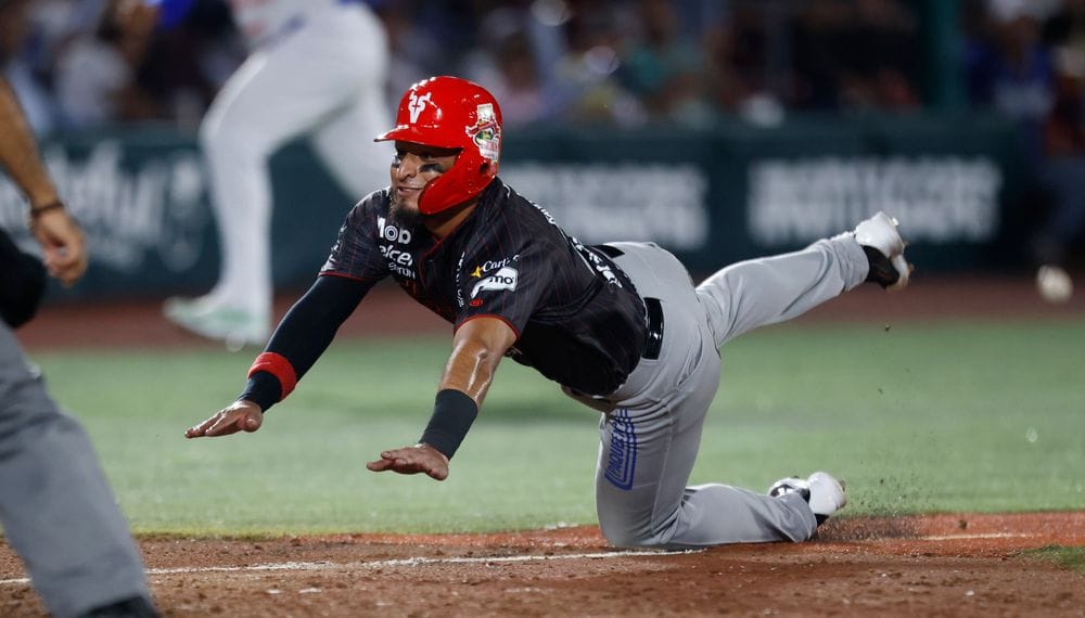 VENADOS VENCE A CHARROS EN LA INAUGURACIÓN DE LA LAMP