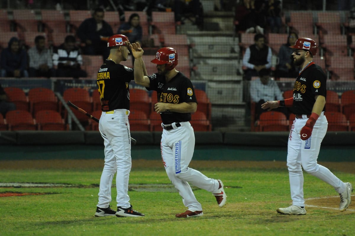 MAYOS APALEÓ A ALGODONEROS EN EL SEGUNDO DE LA SERIE 15-4