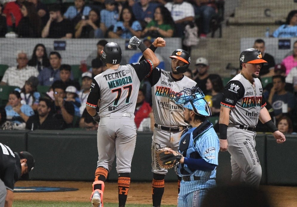 GRAN NOCHE DE RAMÓN MENDOZA IMPULSA TRIUNFO NARANJA