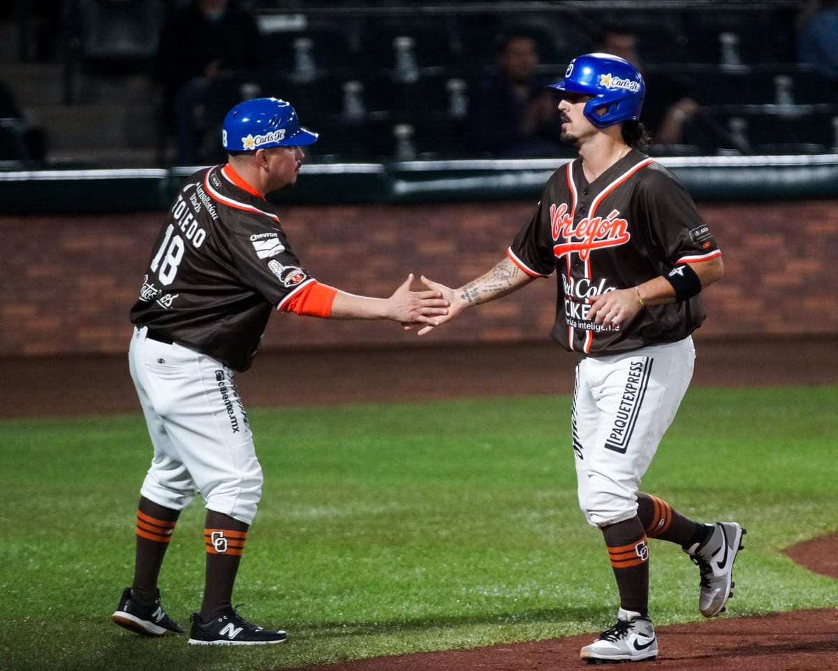 YAQUIS BLANQUEA A CHARROS EN DUELO DE PITCHEO