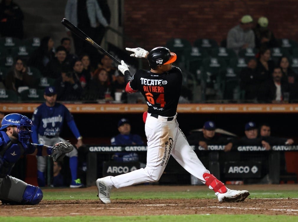 NARANJEROS PEGÓ PRIMERO EN EL CLÁSICO SONORENSE