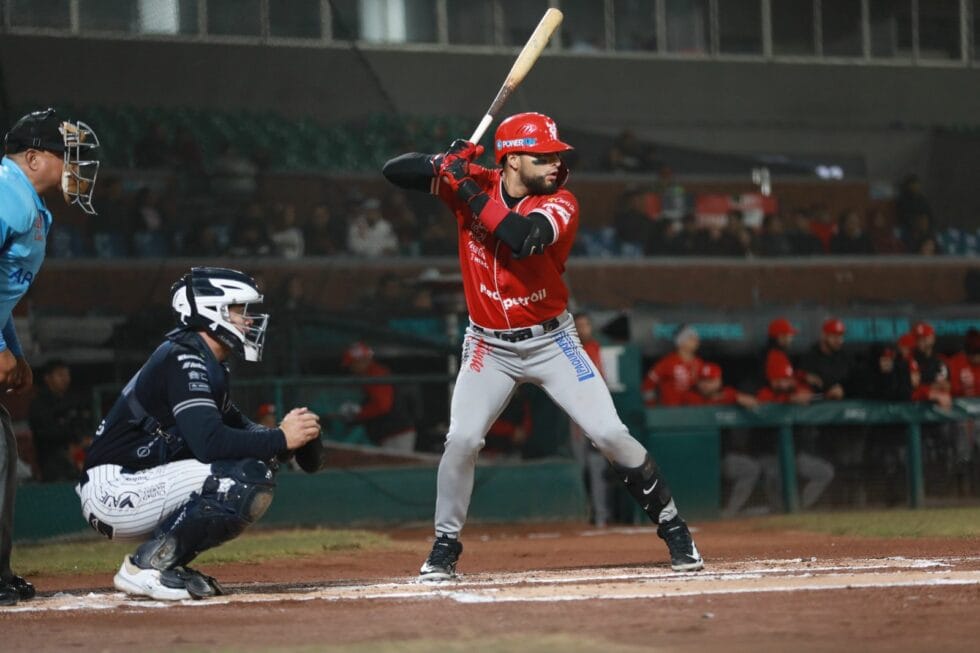 VENADOS DE MAZATLÁN EMPAREJA LA SERIE VENCIENDO A SULTANES EN SALTILLO