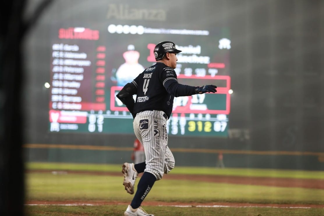 SULTANES CONSIGUE TRIUNFO EN SALTILLO Y ADELANTA SERIE ANTE VENADOS