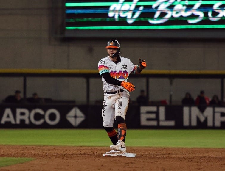 NARANJEROS GANAN DOBLE CARTELERA Y SERIE A MAYOS