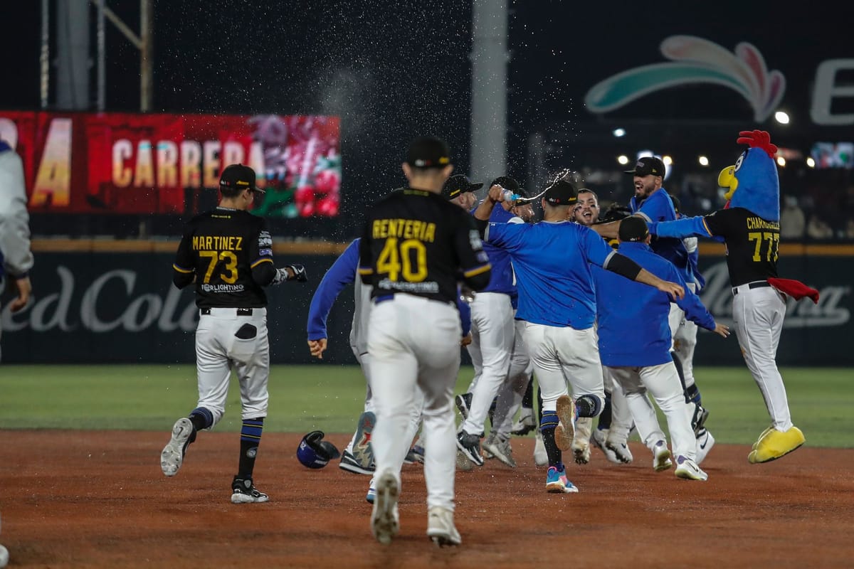 DEJAN CHARROS EN EL TERRENO A GUASAVE