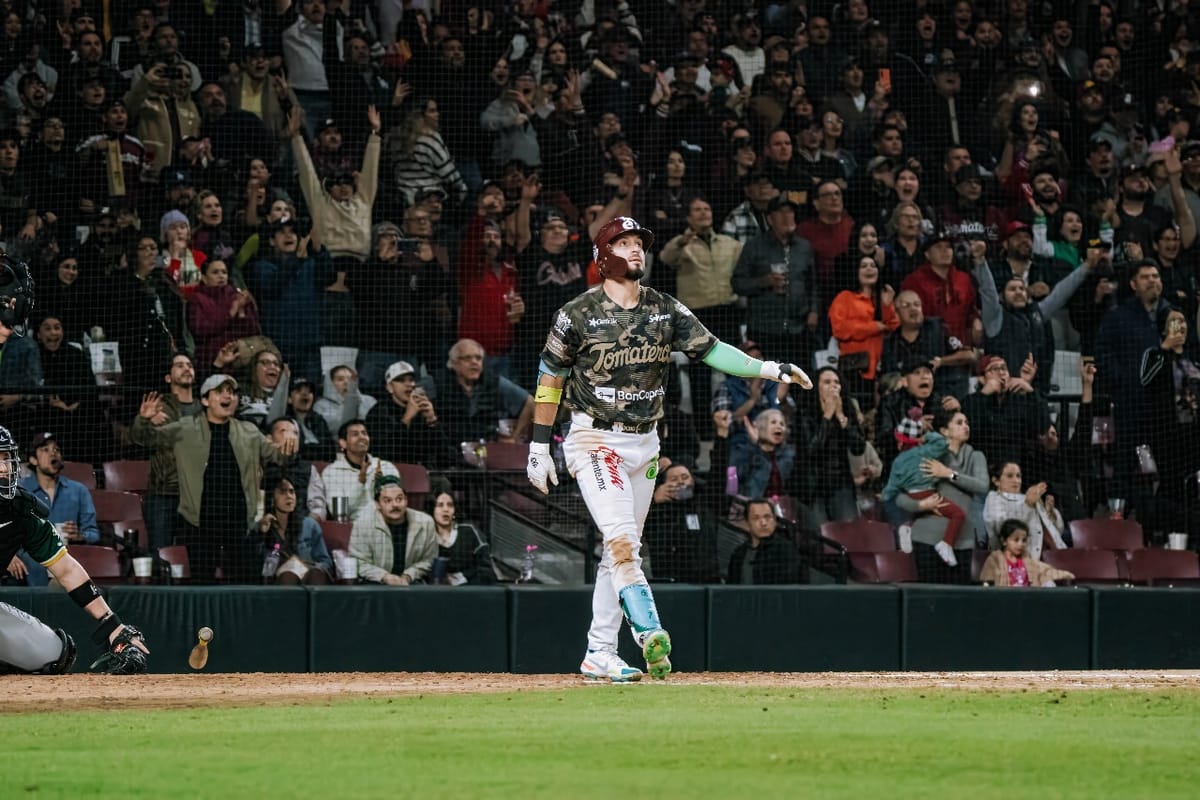 ESPECTACULAR CUADRANGULAR DE HERLIS RODRÍGUEZ EN LA DÉCIMA ENTRADA LE DA EL TRIUNFO A TOMATEROS