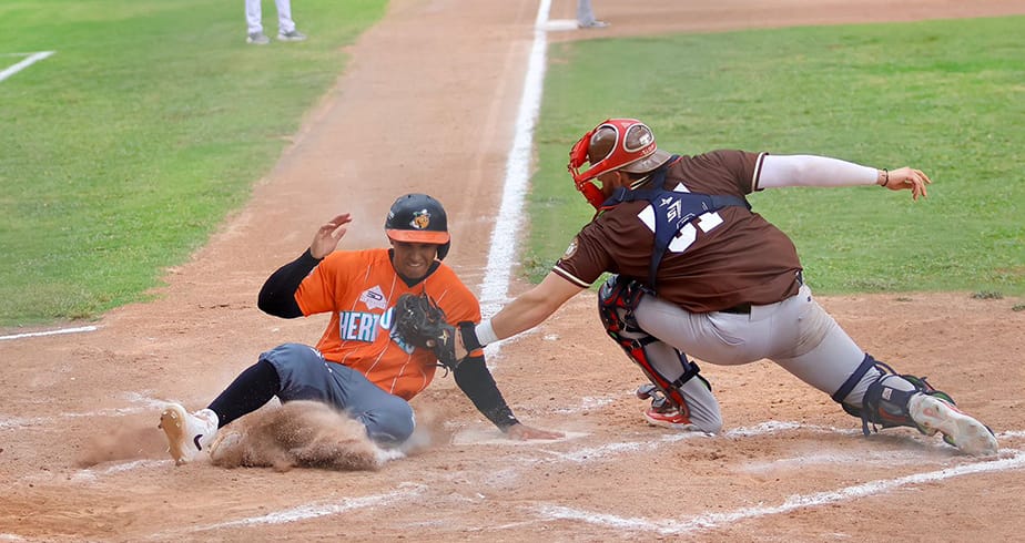 Naranjeros y Tucson igualan en emocionante juego en Nogales