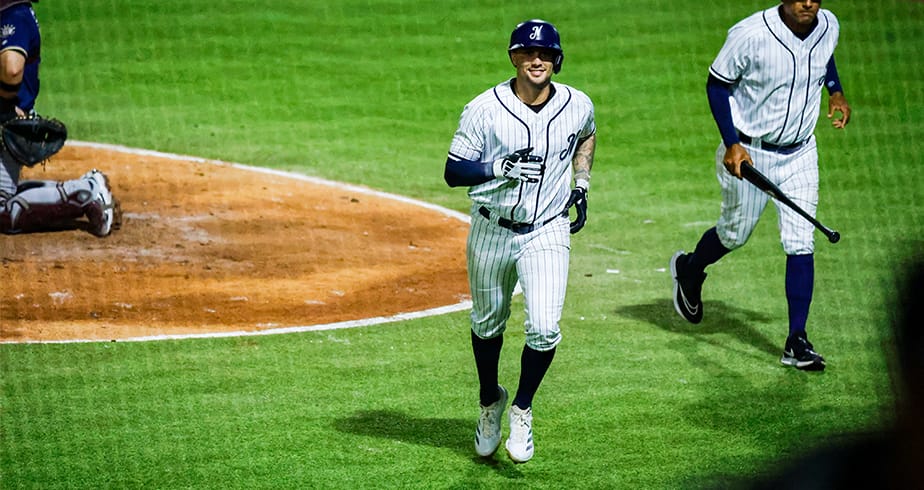 Amaya pega par de homeruns y comanda la victoria de Jaguares ante Tucson