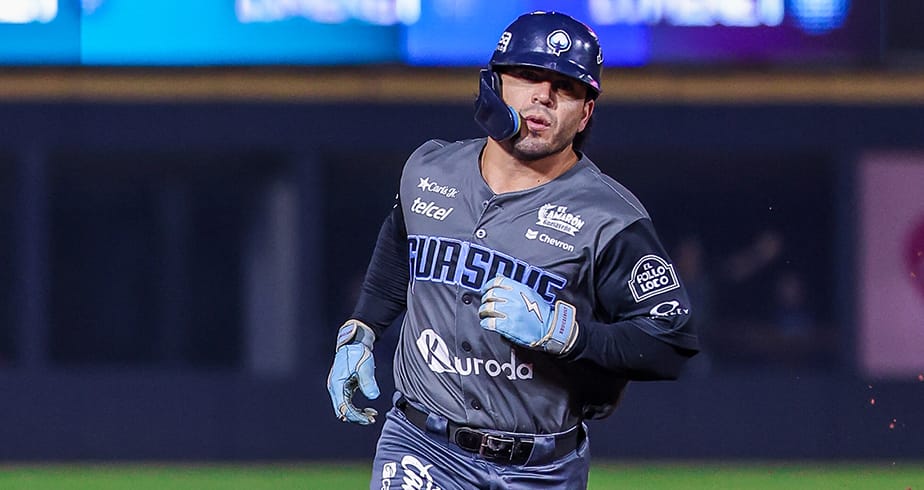 Noche de par de homeruns de Leo Heras y Guasave pega en la frontera