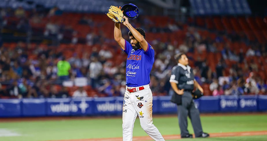 Charros domina a Naranjeros y se mantiene en lo alto