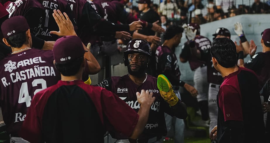 Los Tomateros se llevan duelo de ofensivas y empatan la serie