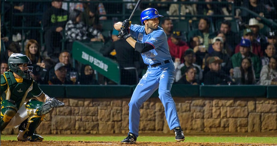 Charros triunfa en extra innings en suelo esmeralda