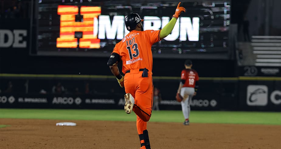 Naranjeros se impone en el inicio de la serie ante Venados