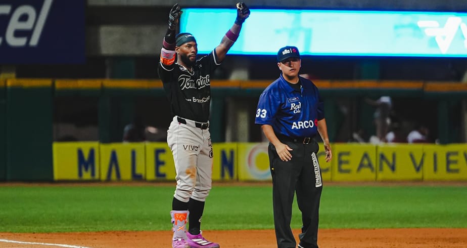 Tomateros se lleva el Clásico de Sinaloa en extra innings