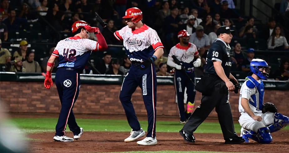 Águilas gana en 13 entradas y se pone 2-0 en la serie de Playoffs