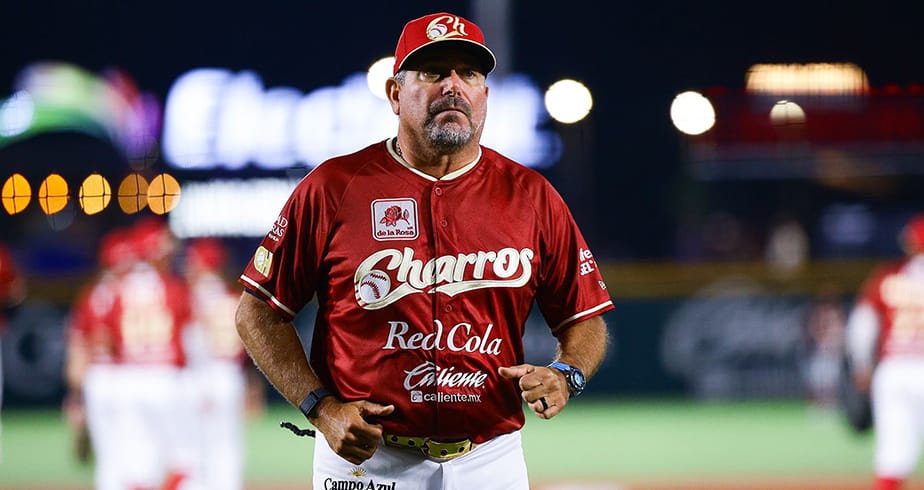 Renueva Benjamín Gil contrato con Charros de Jalisco