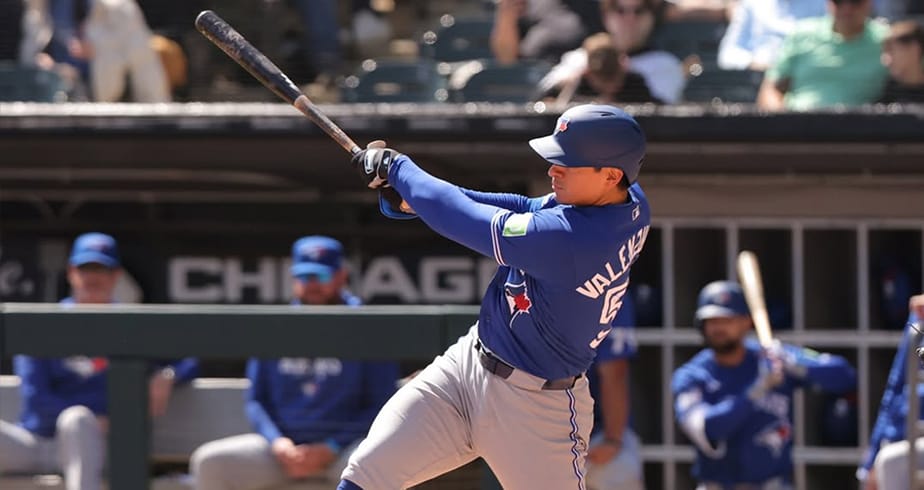 Debuta Brandon Valenzuela en MLB