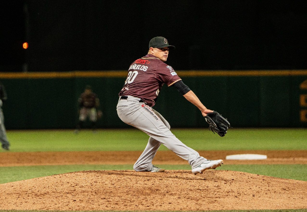 MANNY BAÑUELOS INVENCIBLE EN EL BÉISBOL DE TAIWÁN