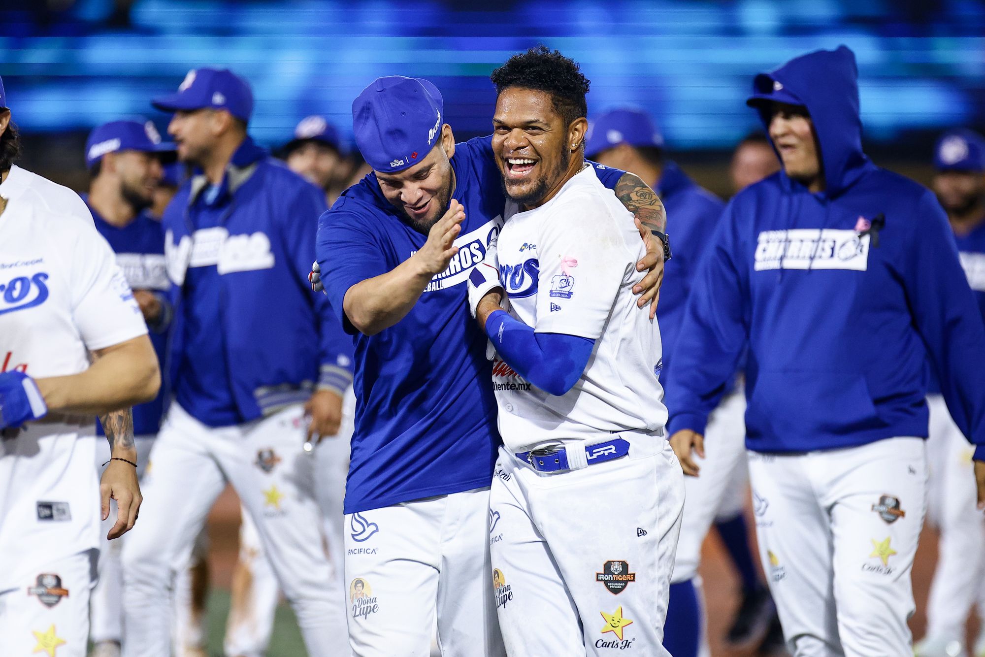 Deja Charros a Yaquis en el terreno en noche dedicada al "Toro" Valenzuela