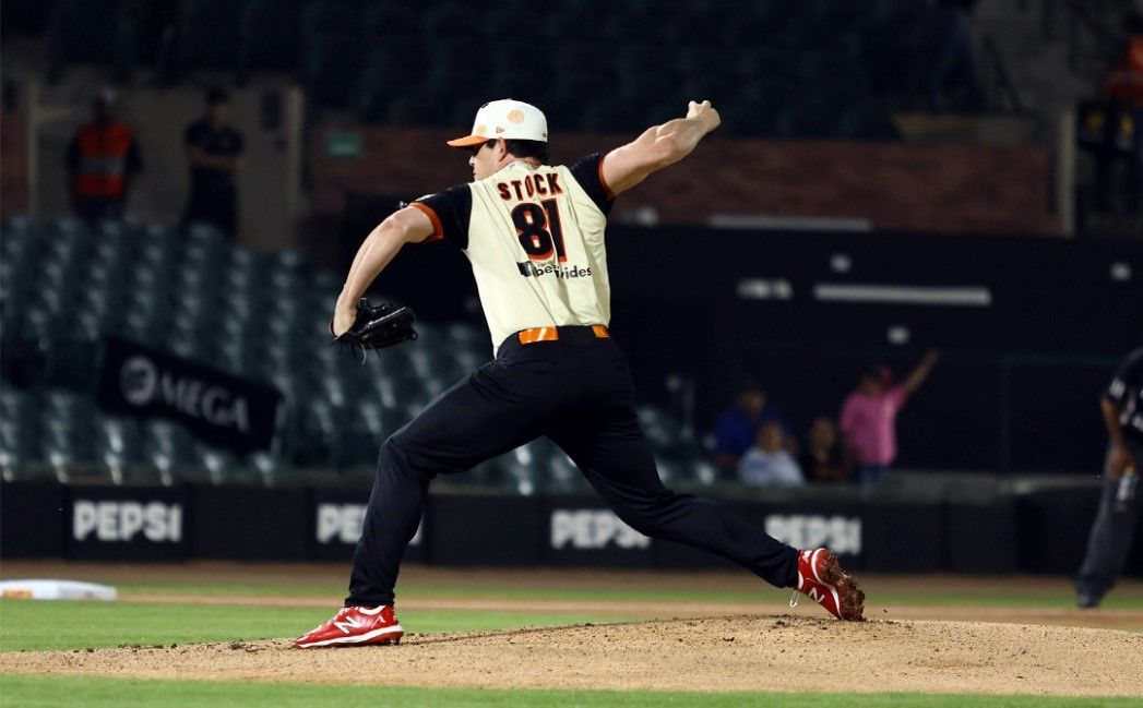 Con el pitcheo de Robert Stock Naranjeros empata la serie