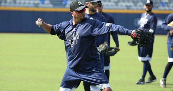 JOSÉ OYERVIDEZ Y ROLANDO VALDEZ SE INTEGRAN A LAS PRÁCTICAS DE SULTANES