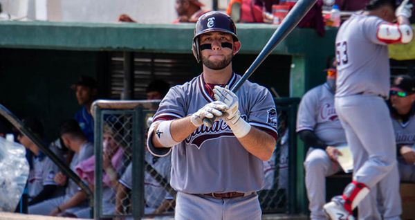 SOSTIENE TOMATEROS SU PRIMER JUEGO DE PREPARACIÓN