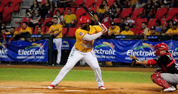 MAYOS DEJA EN EL CAMPO A VENADOS PARA LLEVARSE LA SERIE