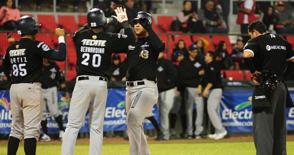 ALGODONEROS PEGA PRIMERO EN VISITA A CASA DE MAYOS