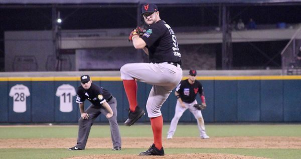 MITCH LIVELY MANIATA OFENSIVA DE ALGODONEROS Y VENADOS AMARRA SERIE EN VISITA