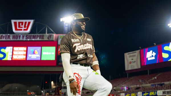 Tomateros continúa racha ganadora y brinca al liderato