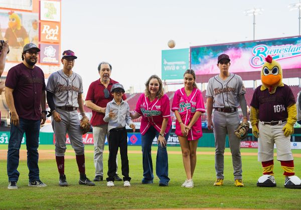 10 mil aficionados asisten al Cuadrangular del Bienestar en el Estadio Tomateros