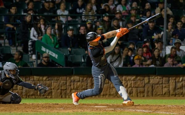 Naranjeros triunfa en extra innings y se queda con la serie en Los Mochis