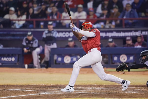 Wynton Bernard le da el triunfo a los Águilas ante los líderes Tomateros