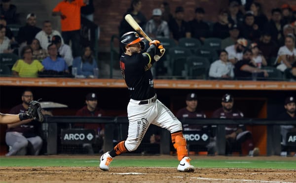 Naranjeros barre el Clásico de la LAMP y llega a 11 victorias consecutivas