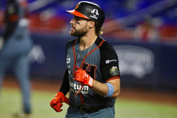 Explota la ofensiva Naranja y los campeones se quedan con la serie en Monterrey